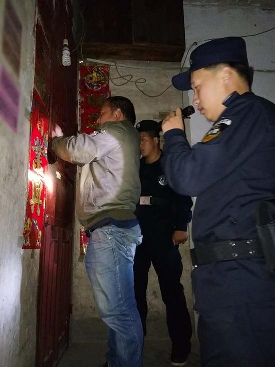 衡水粗心妈妈误将幼女锁家中 