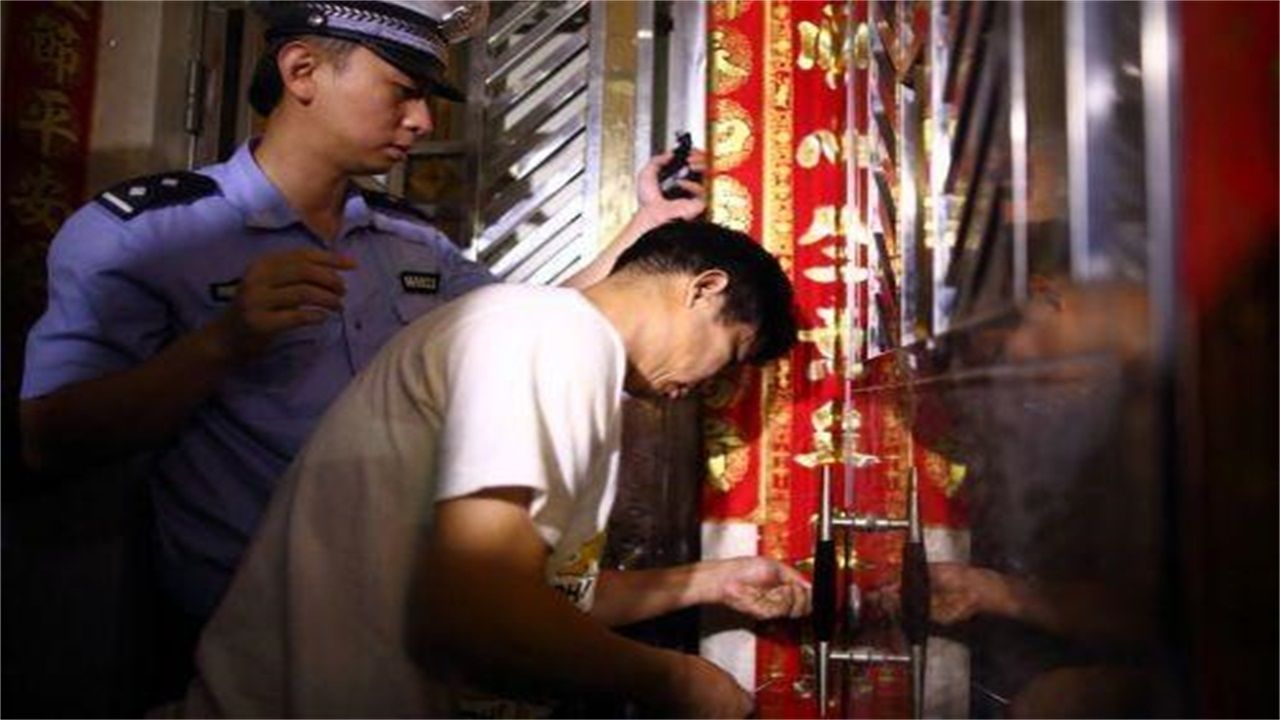 衡水请开锁师傅开了锁后，师傅